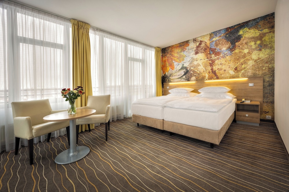 Akcent Hotel 32/67
