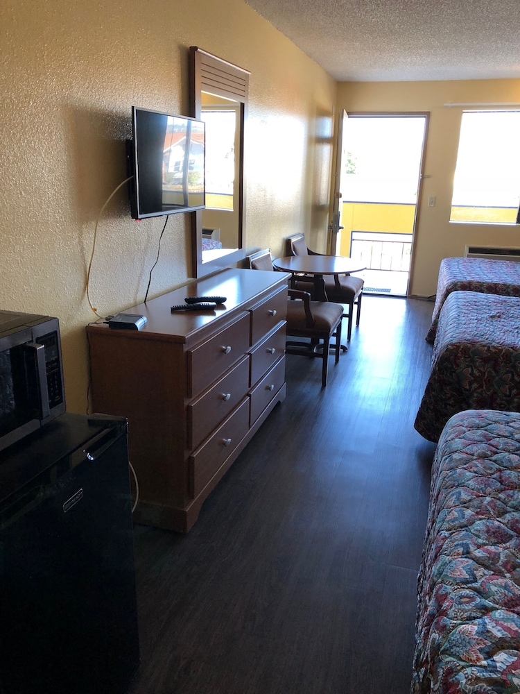 Sumner Motor Inn 40/55