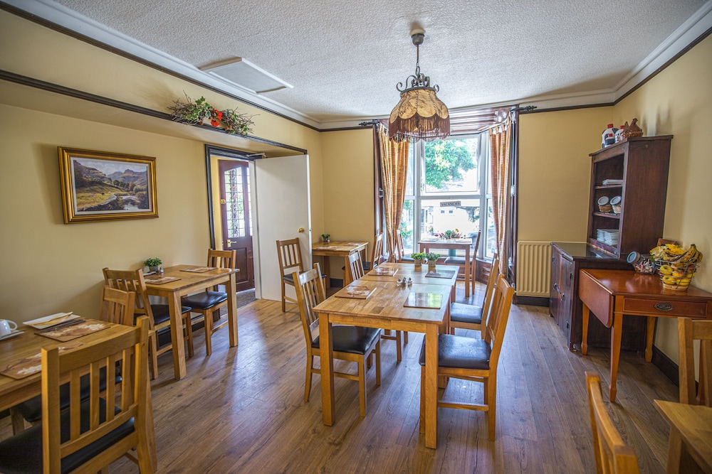 The Cottage 41/49