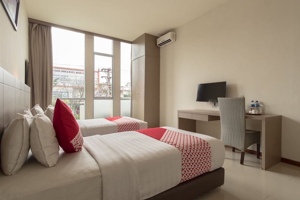 Oyo 319 Putra Mulia Hotel 19/32