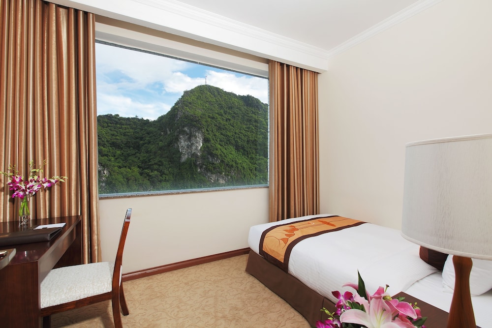 Ha Long Dc Hotel 18/45