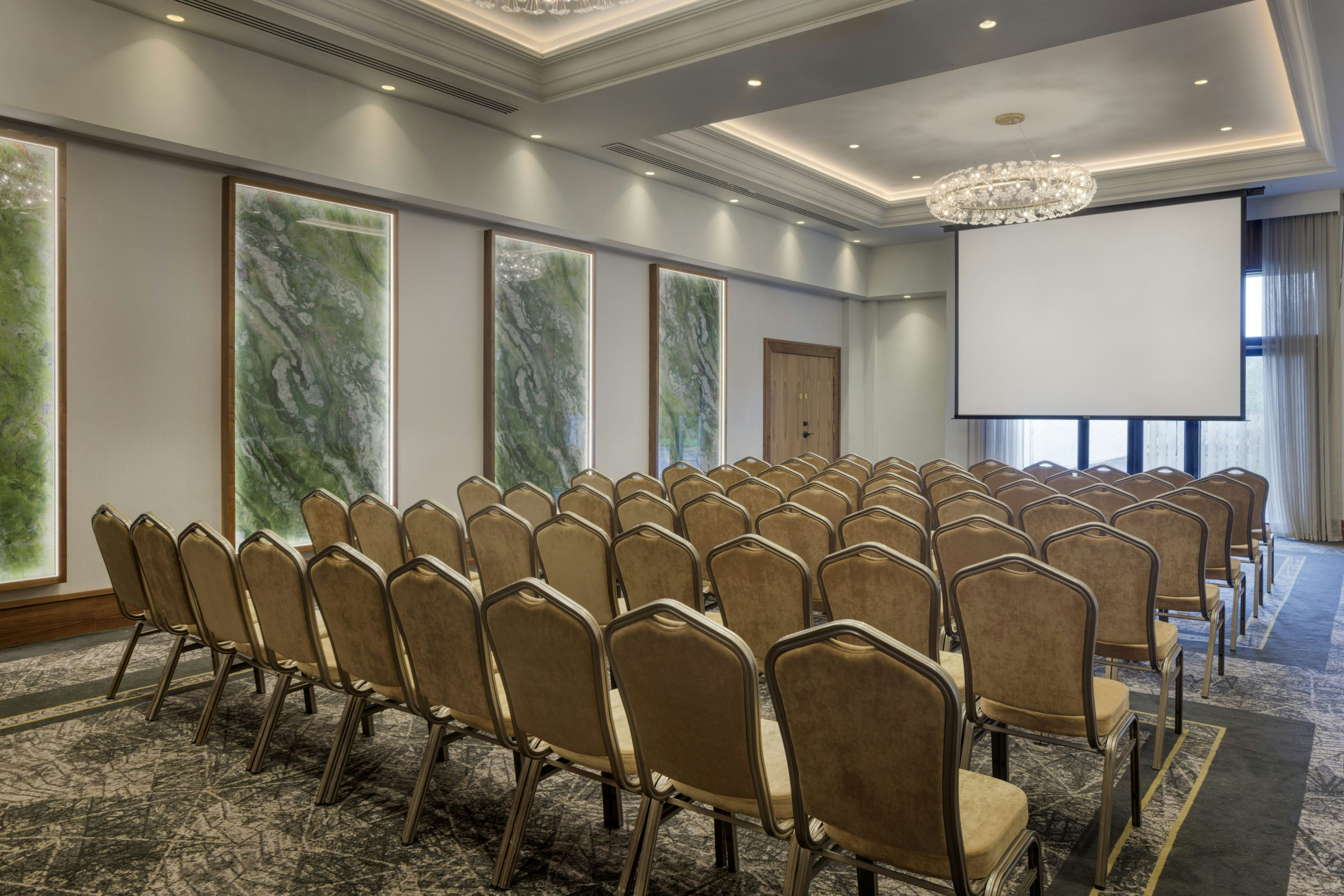 DoubleTree by Hilton Belfast Templepatrick Golf & Country Club 62/76