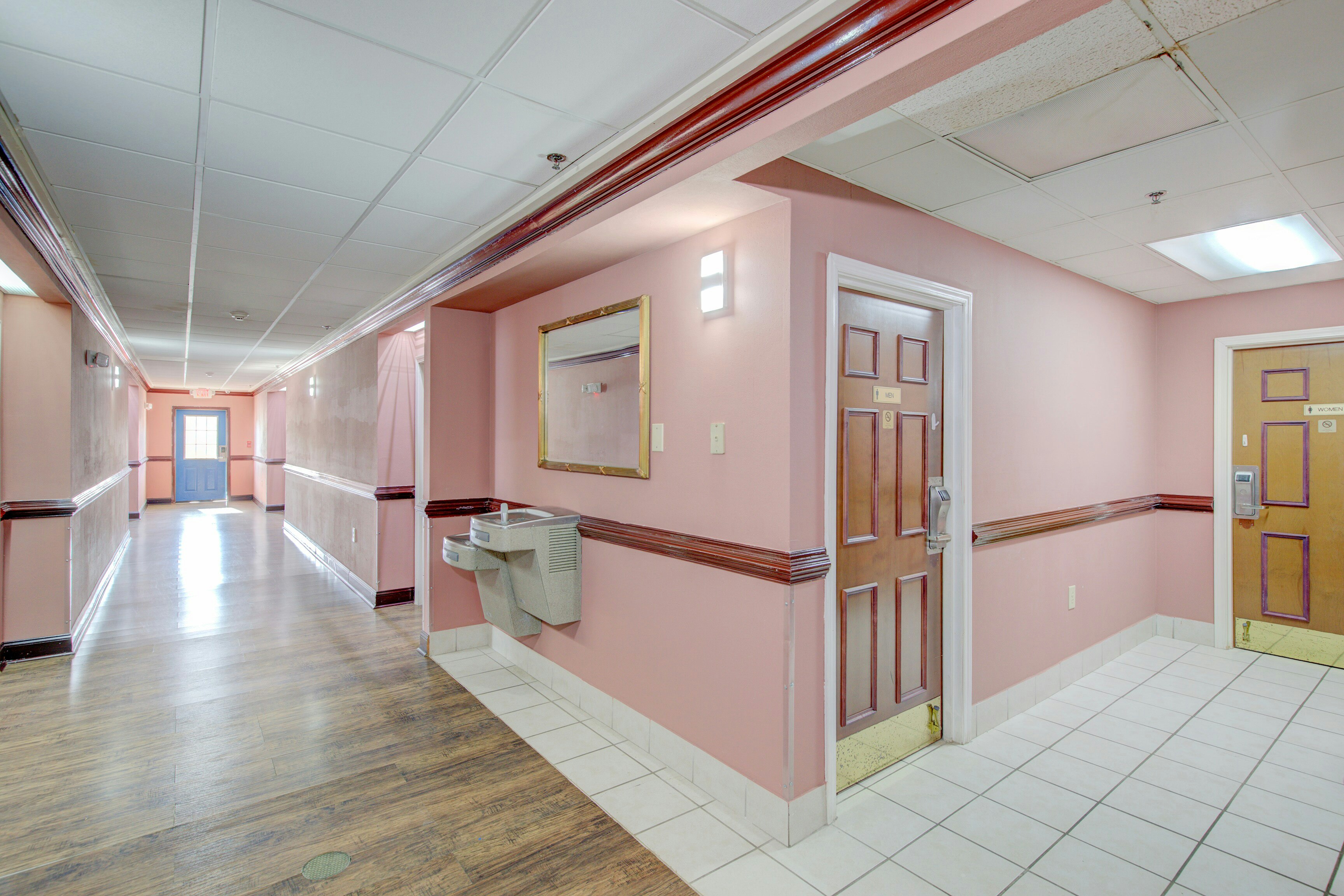 Plantation Inn & Suites Near Locust Grove I 75 6/34