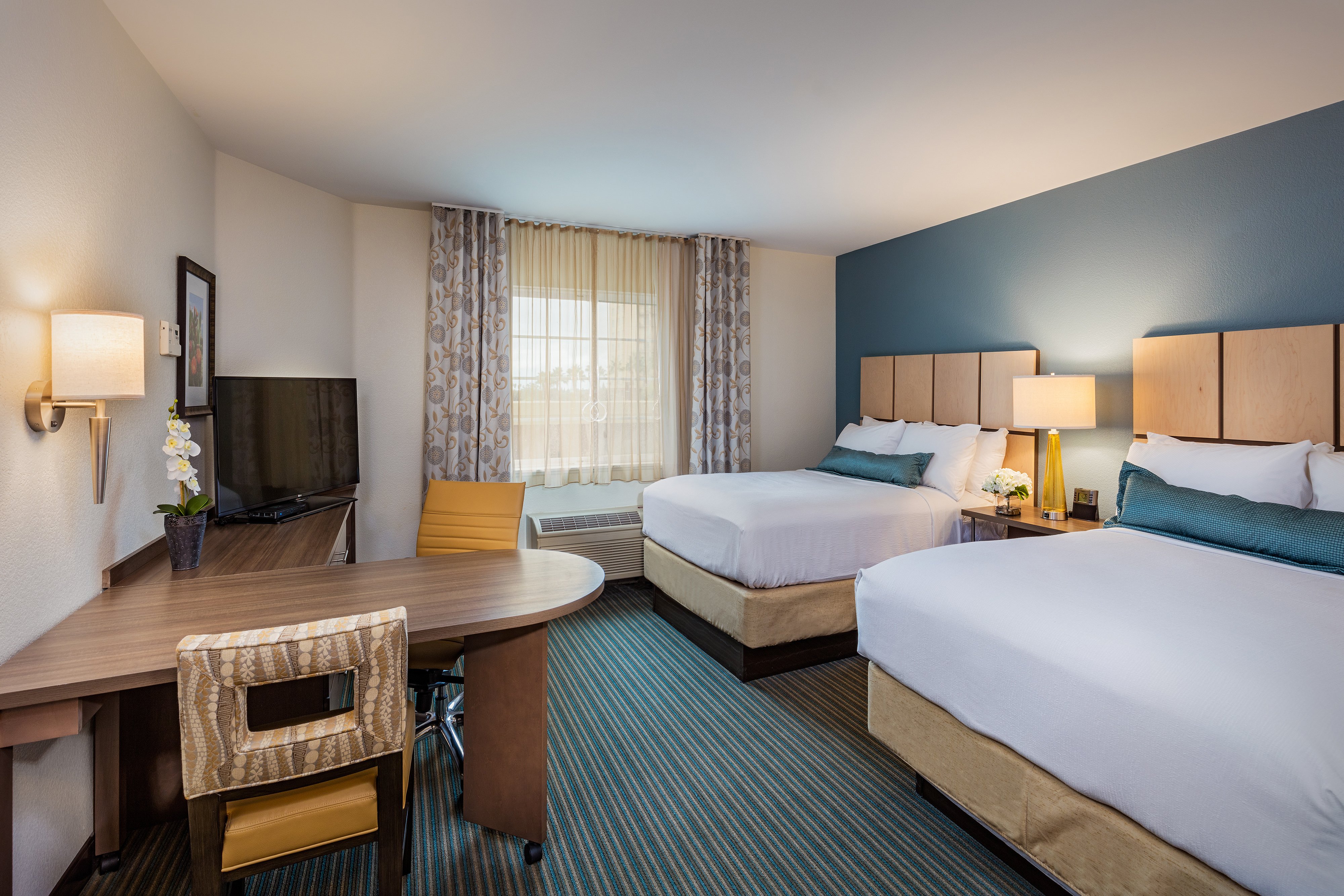 Candlewood Suites Anaheim - Resort Area 9/36