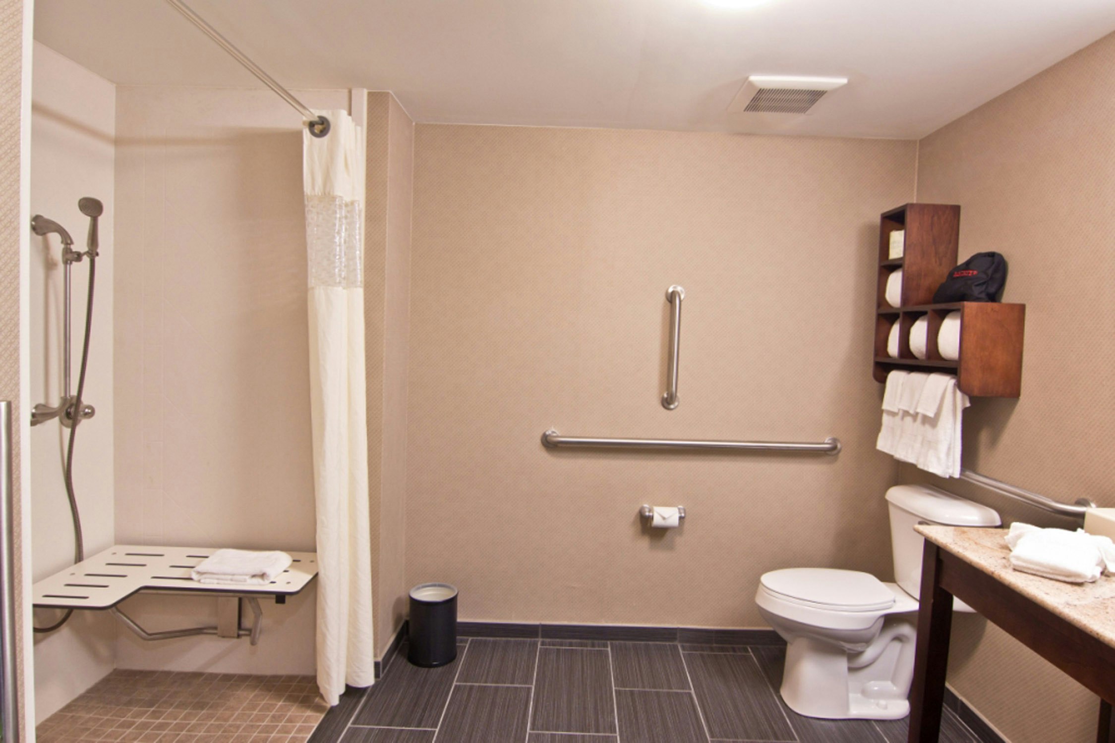 Hampton Inn Columbus South 45/45