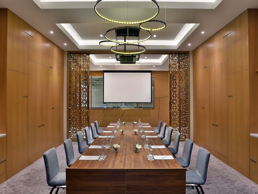 فندق ومركز مؤتمرات سوفيتيل الرياض(Sofitel Riyadh Hotel & Convention Centre) 46/49