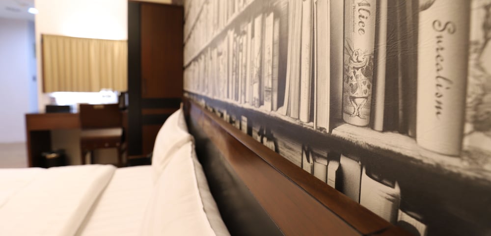 Talmud Hotel - Gong Yuan Branch 38/63