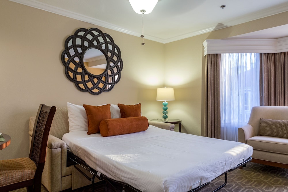 Coronado Beach Resort 18/77