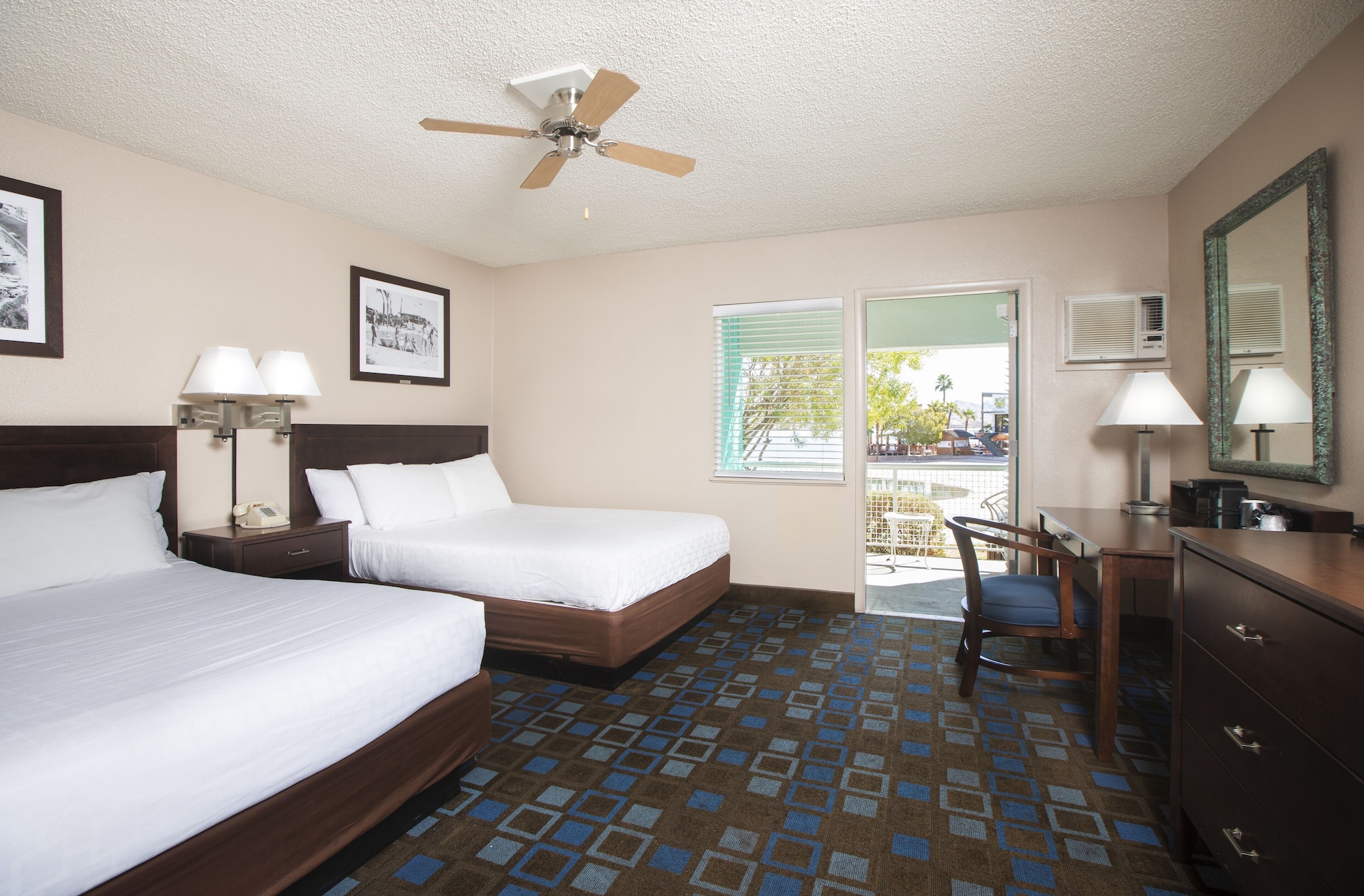 Bay, 2 Double Beds, Beach Floor، The Nautical Beachfront Resort 2/4