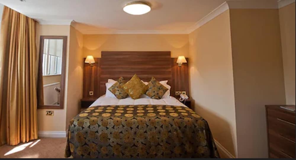 Adair Arms Hotel 13/50