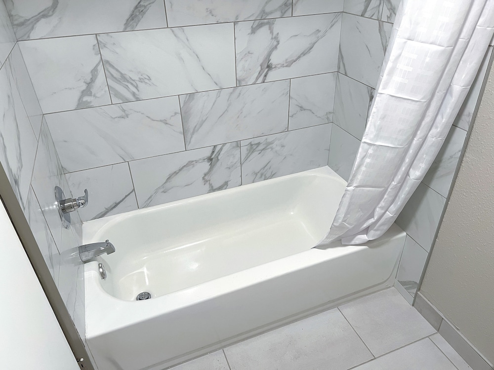 Studio, Suite, King Bed, Pet Friendly