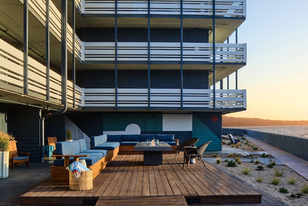 Monterey Beach Hotel, a Tribute Portfolio Hotel 8/83