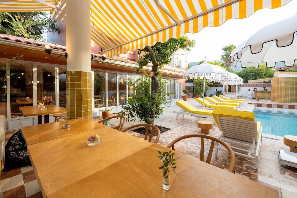 Yonca Anjelika Otel +12 31/50