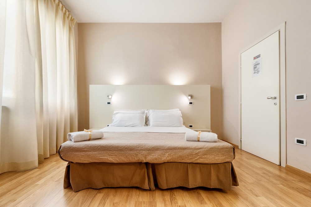 SUPERIOR, DOUBLE OR TWIN BED