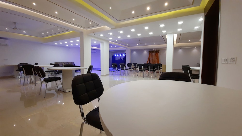 Sai Village Cyber Park 33/38