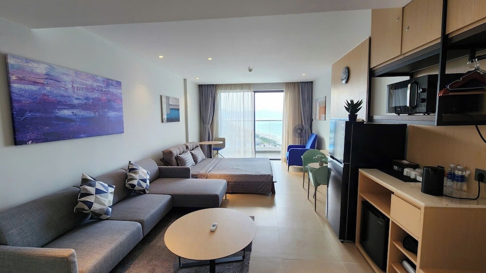 The Empyrean Cam Ranh Beach Resort 44/57