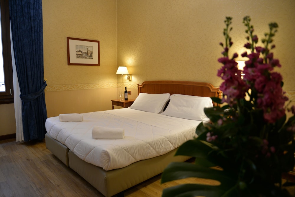 Strozzi Palace Hotel 8/42