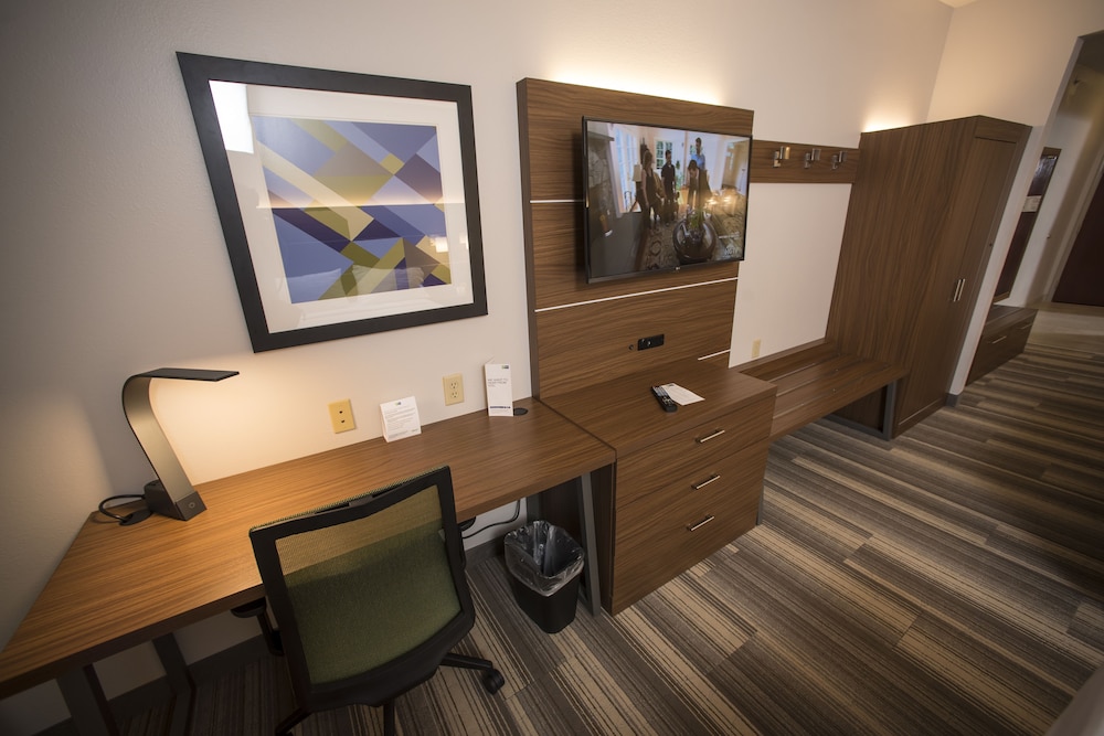 Holiday Inn Express Hotel And Suites Lexington Downtown University 41/47