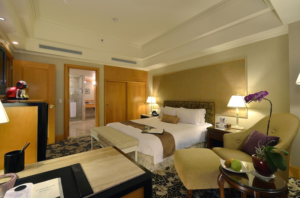 Lees Hotel 9/51