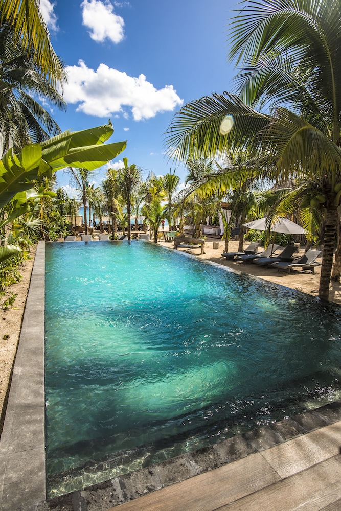 Mvngata Beach Hotel 45/50