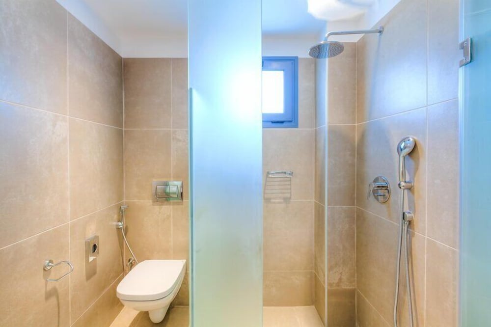 Aeolos Beach Hotel 55/57