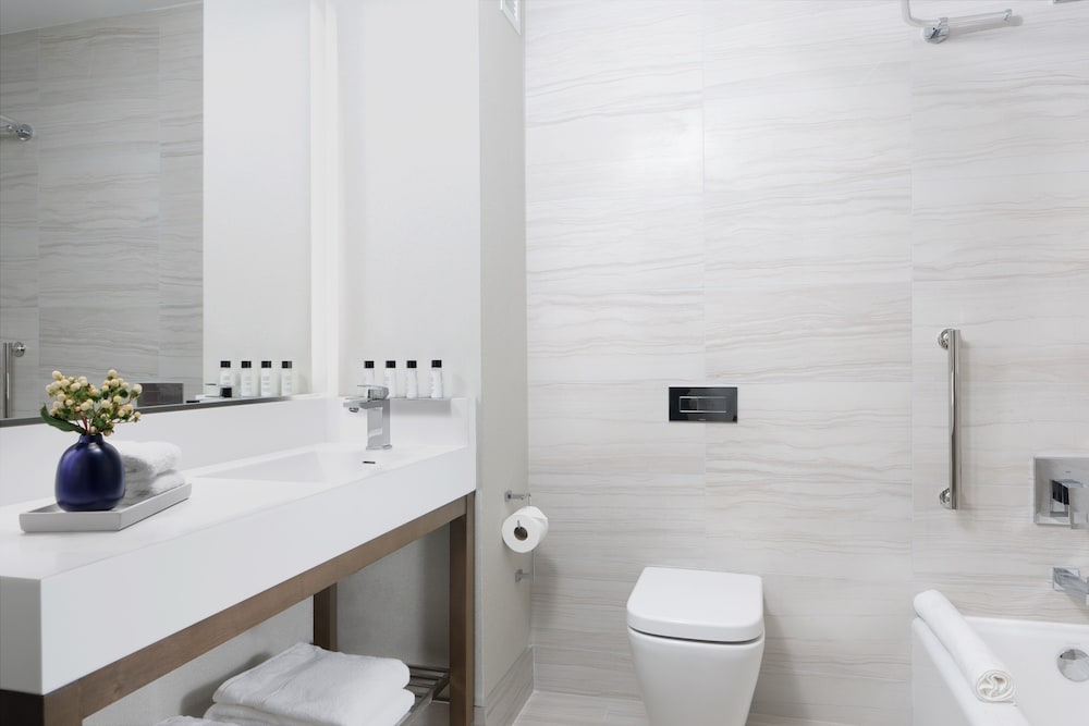 Courtyard by Marriott New York Manhattan/Midtown West 16/28