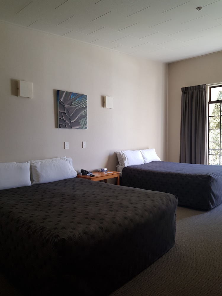 The Avenue Hotel 15/51