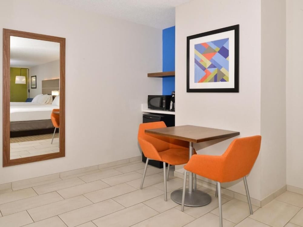 Holiday Inn Express Blowing Rock South 39/50