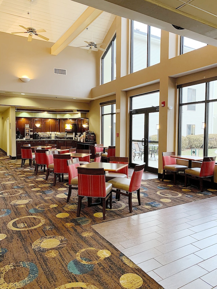 Comfort Inn & Suites Warsaw near US-30 34/44