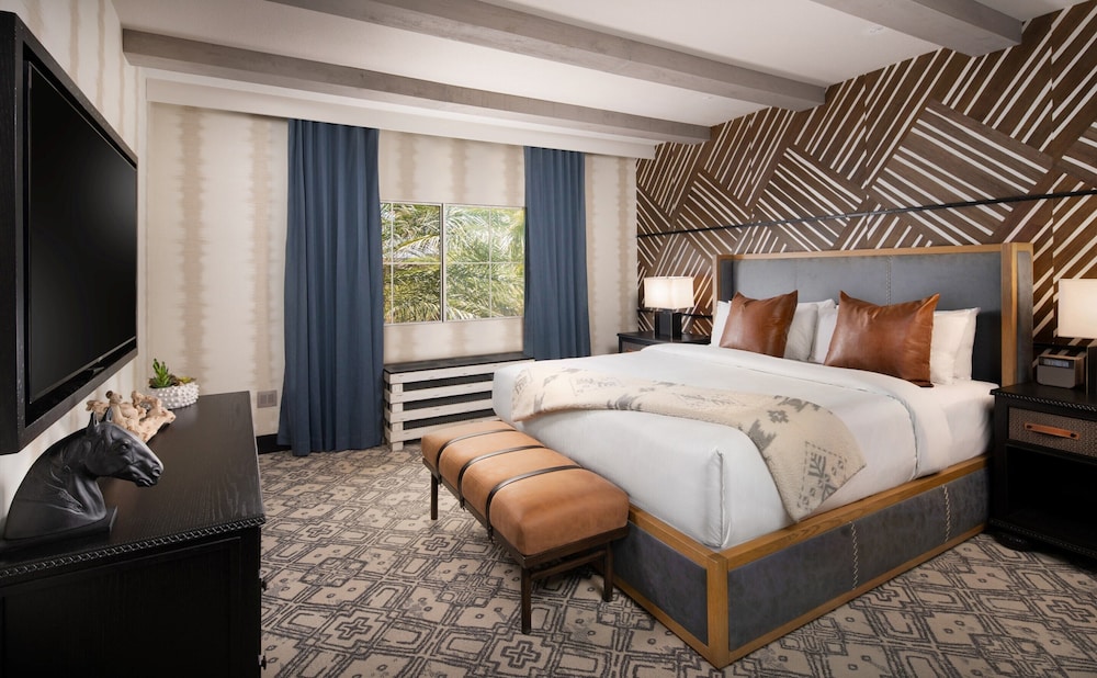 LUXURY, LODGE, SUITE