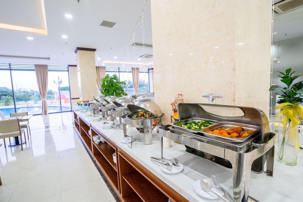 Navy Hotel Cam Ranh 8/50