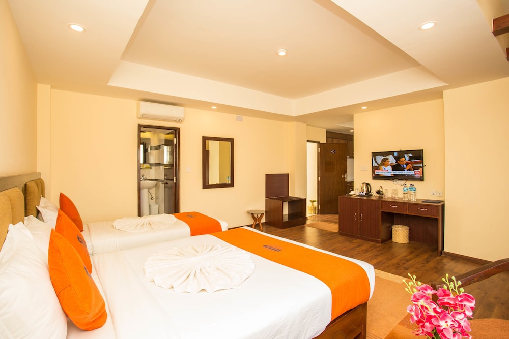 Hotel Jay Suites 36/75