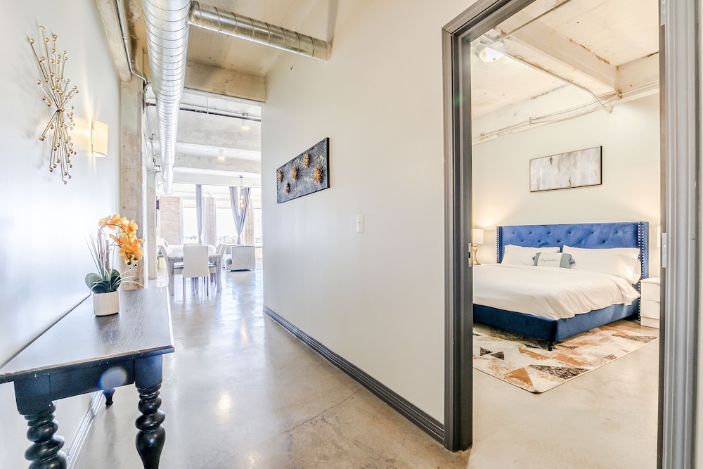 3 Bedrooms, Elite, Apartment, 1 Queen and 2 King Beds, Pool View, Executive Level، Luxury Downtown Dallas Stay by Amyfinehouse 5/10
