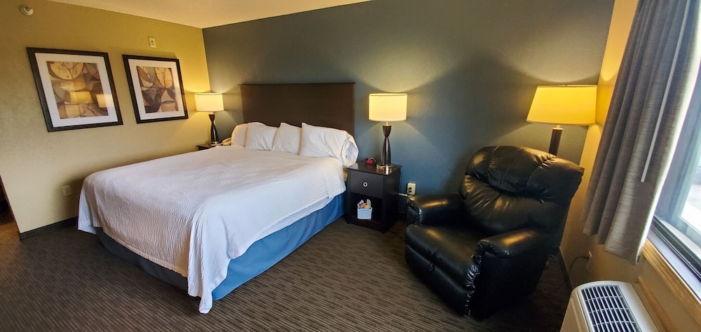 AmericInn by Wyndham Clear Lake 18/52