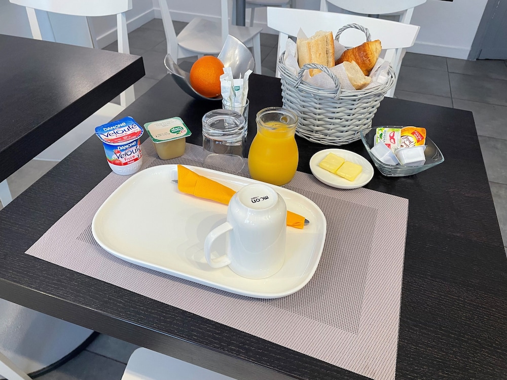 HOTEL ANNA LIVIA 49/56