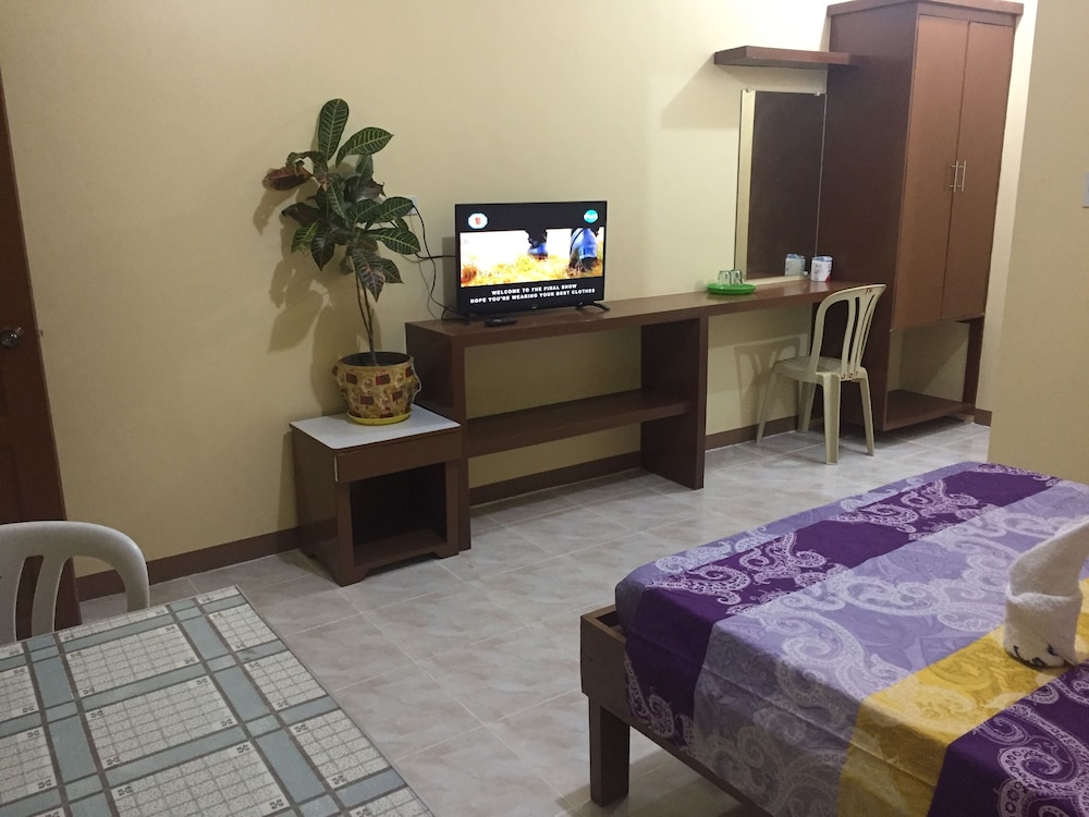 White Beach Hotel Bar And Restaurant 49/90