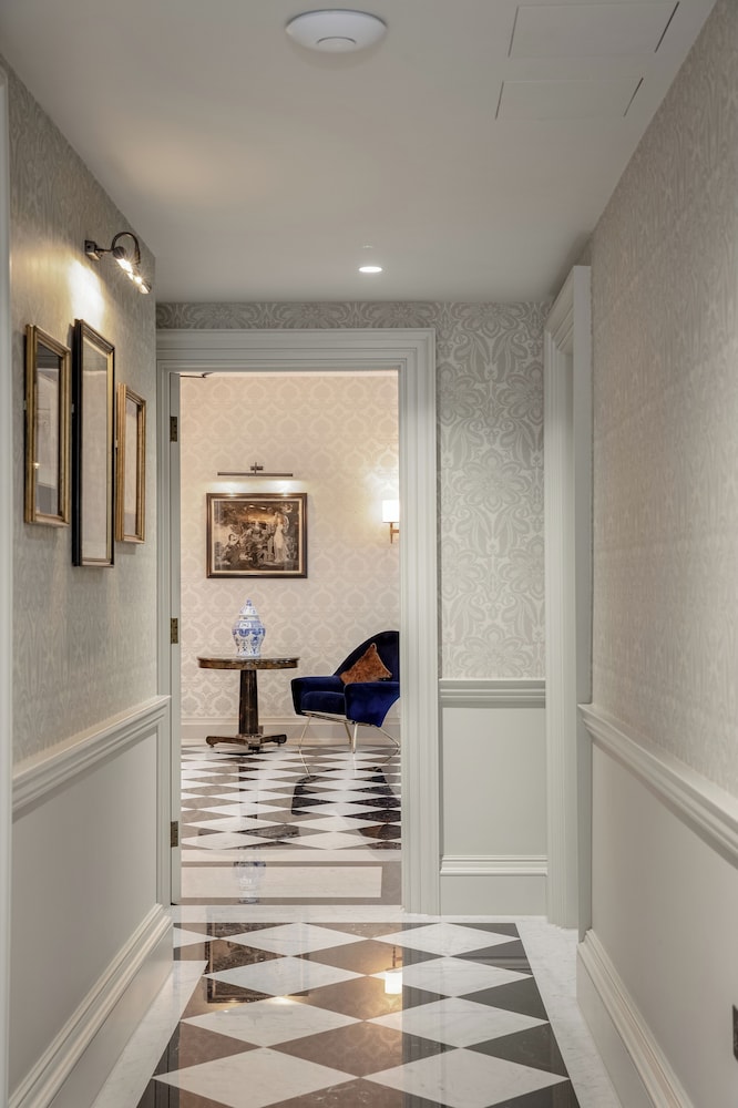No 30 Knightsbridge 7/53