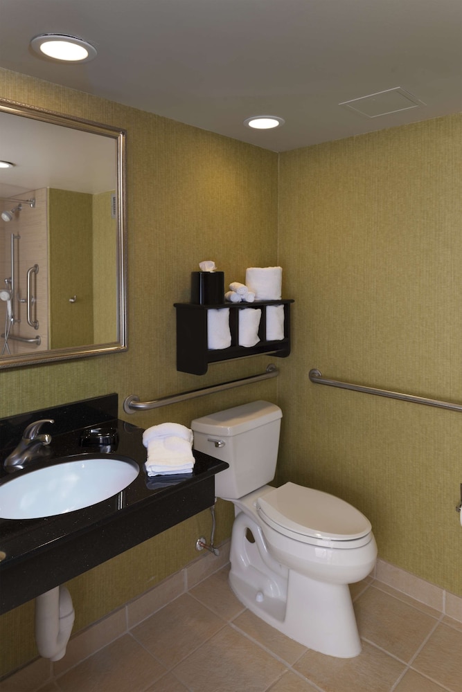 Hampton Inn Asheville Tunnel Road 18/63