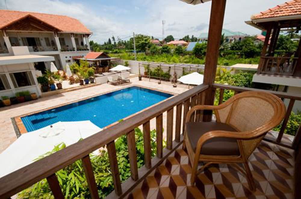 Bambu Hotel 47/53