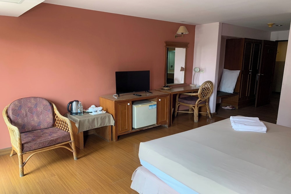 Pin Hotel 37/63