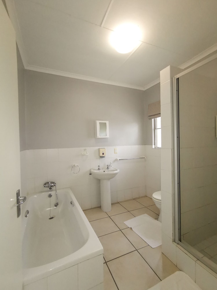 Loerie Guesthouse 30/34