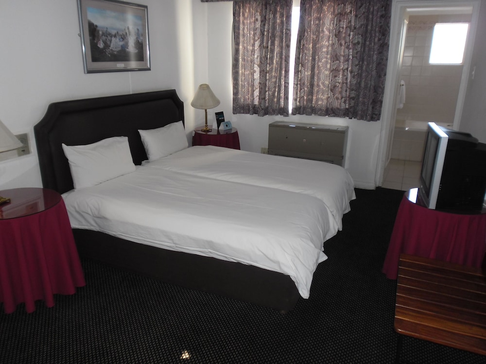 Savoy Hotel Kimberley 10/32