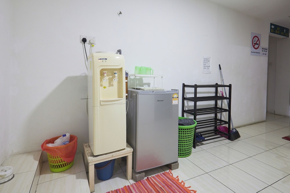 Uncle Guesthouse Kuala Terengganu by ZUZU 12/62