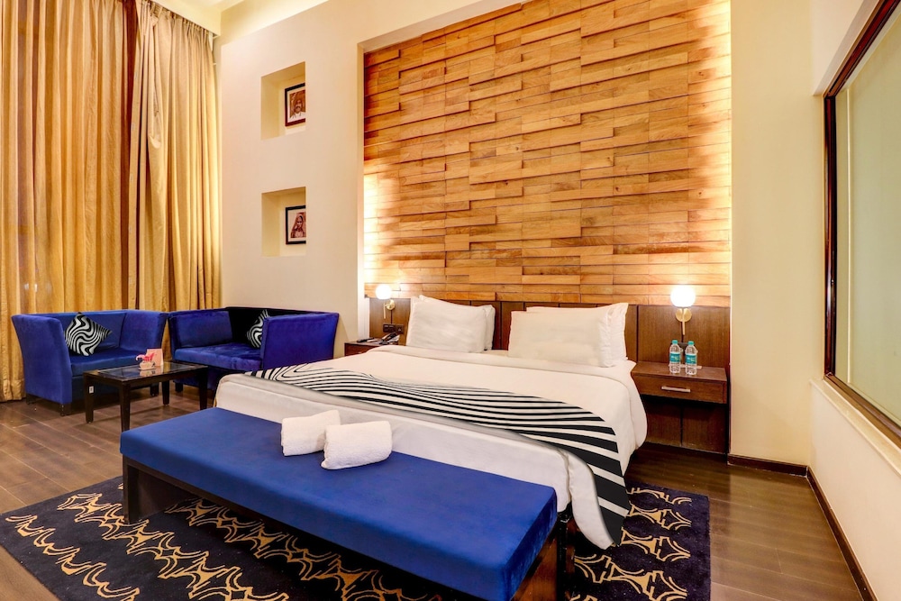 Sunday Hotel Jaipur 19/55
