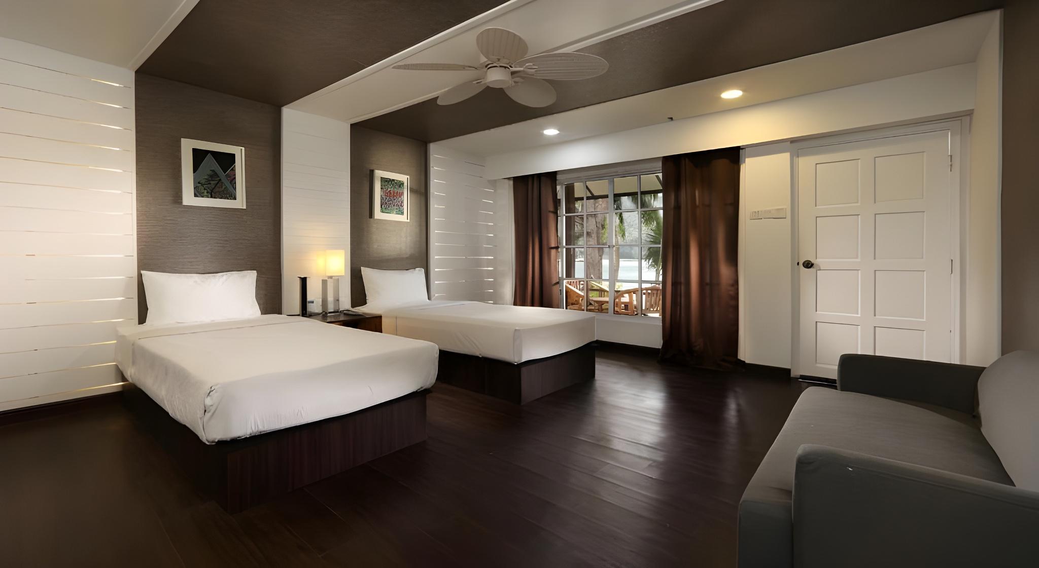 Premier, 2 Double Beds, Beach Front