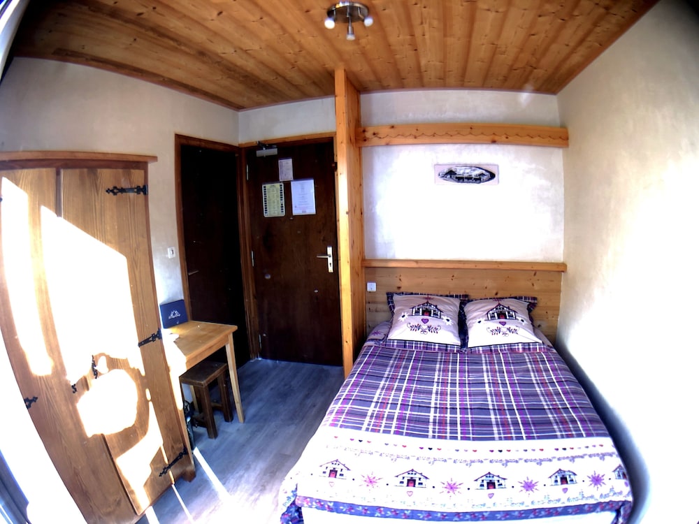 Hotel Le Soly Varnay 16/68
