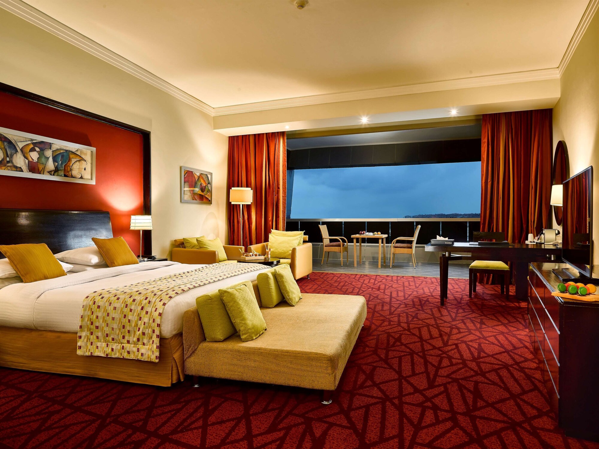 غرفة سوبيريور بإطلالة على المسبح بشرفة، Radisson Blu Alexandria 5/10