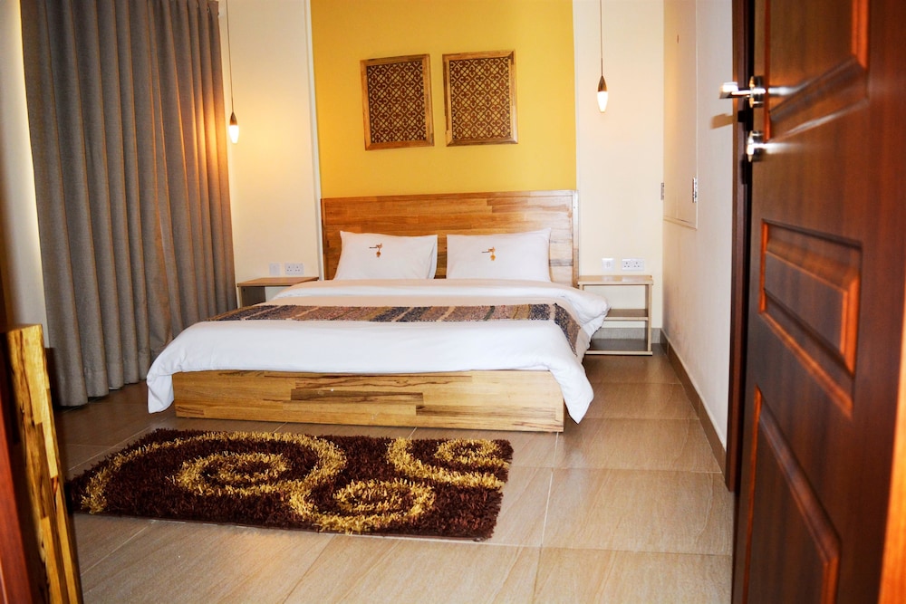 Roots Hotel Apartment 17/57
