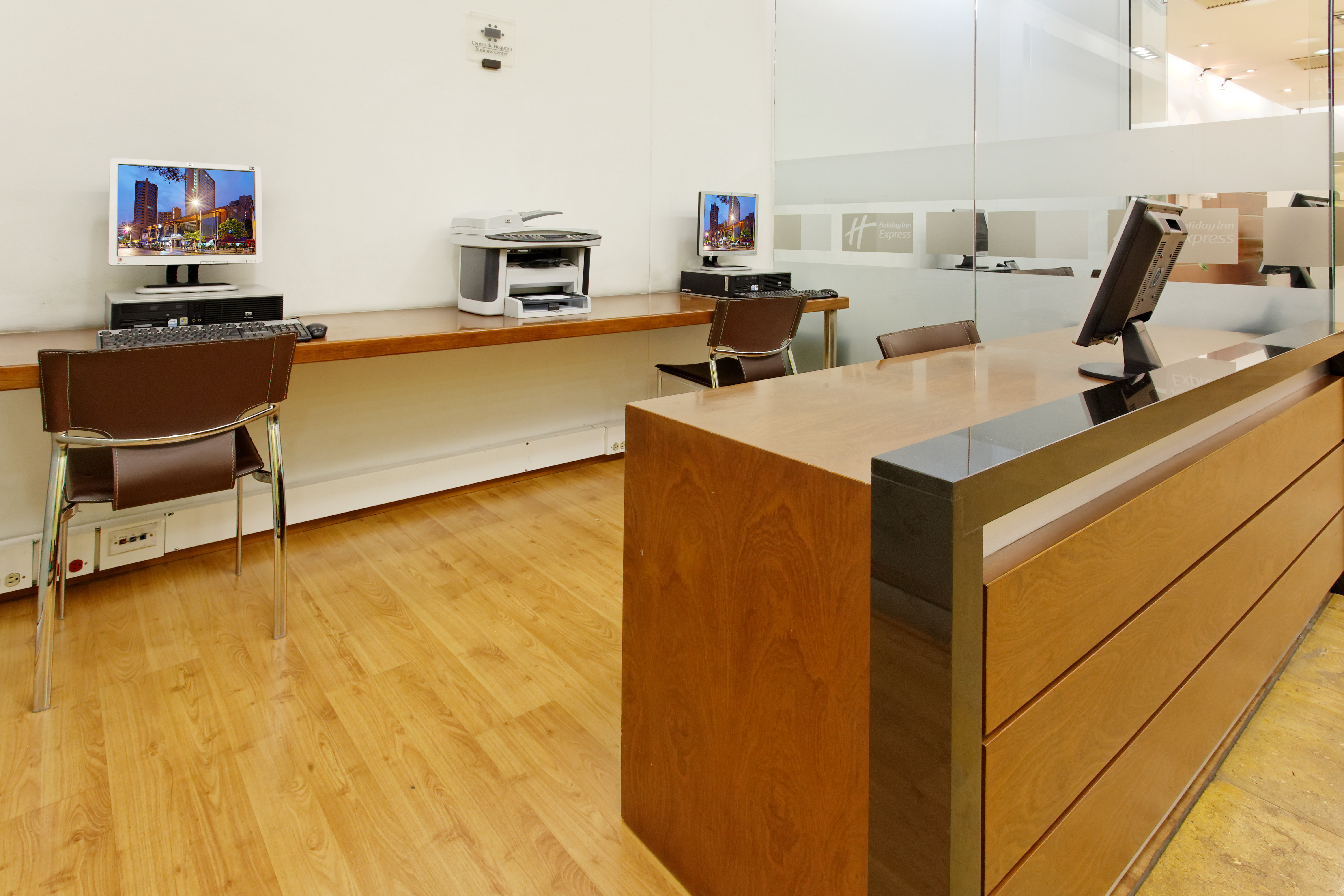 HOLIDAY INN EXPRESS MEDELLIN 40/65