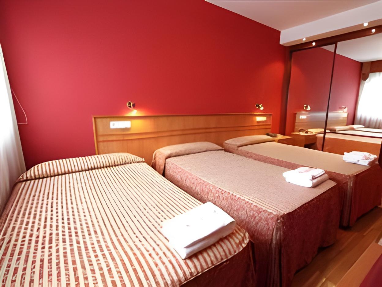 Room, Triple